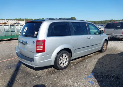 2010 Chrysler Town & Country Touring из США, поврежденный, VIN 2A4RR5D11AR492813